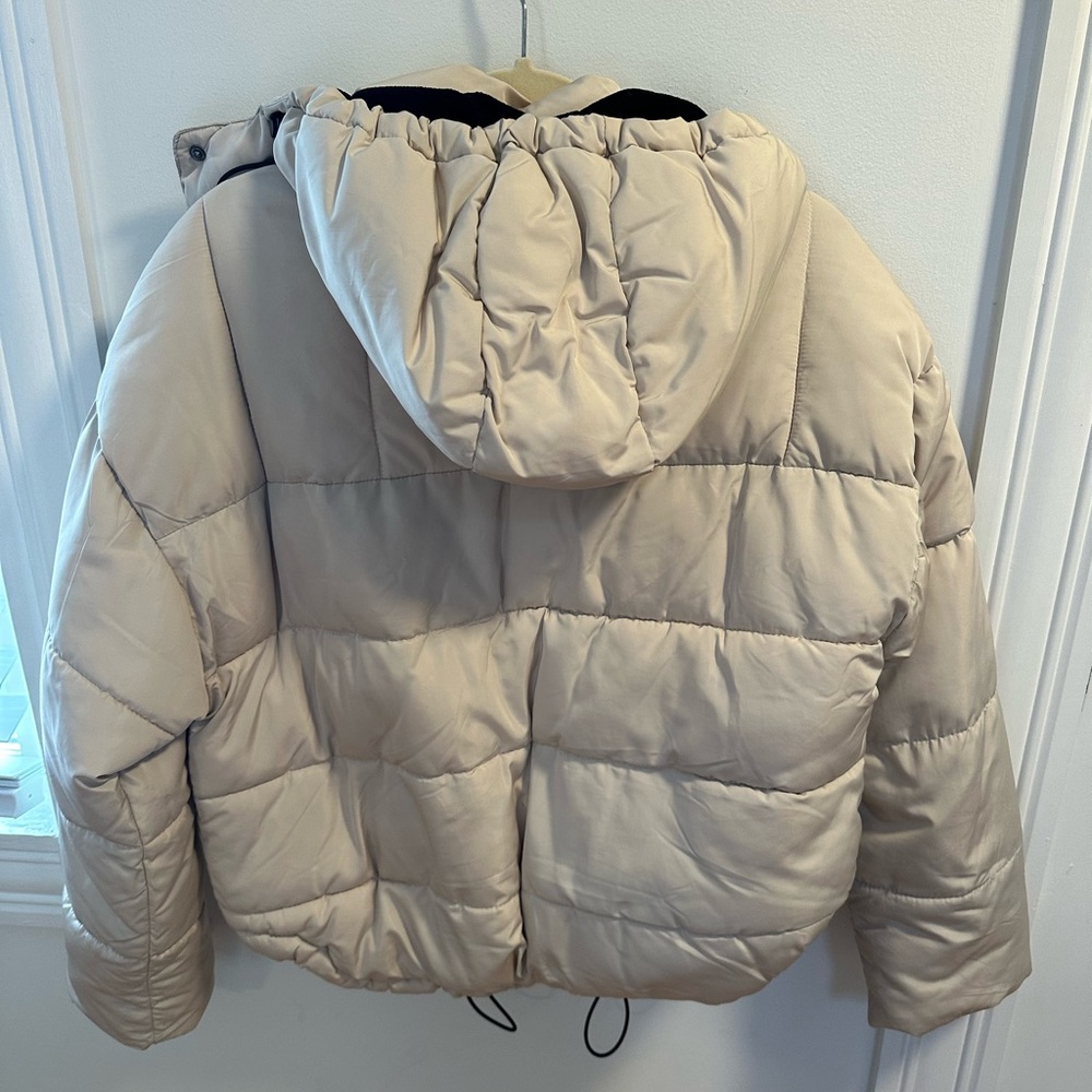 Off-White Puffer Jacket - image 3